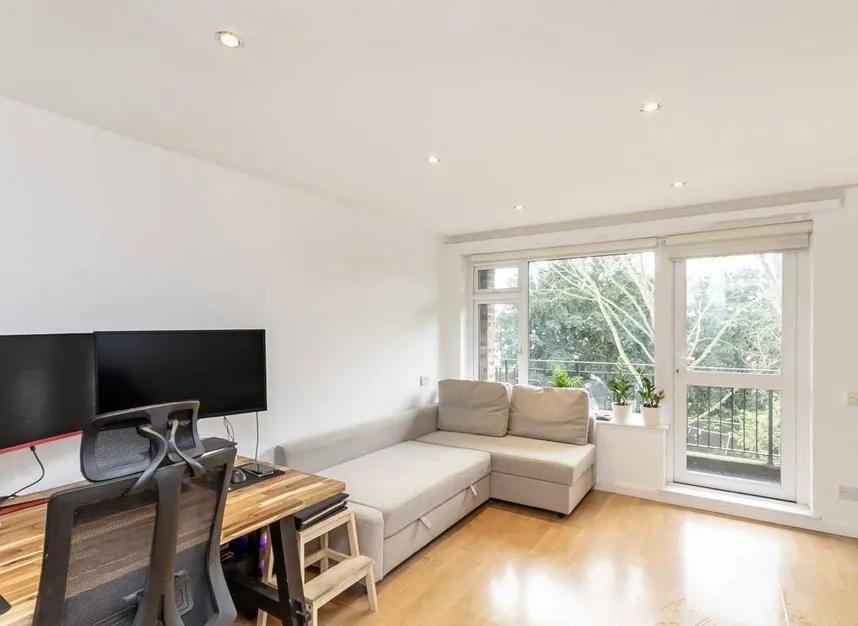Howard Road, Surbiton, KT5, photo 2