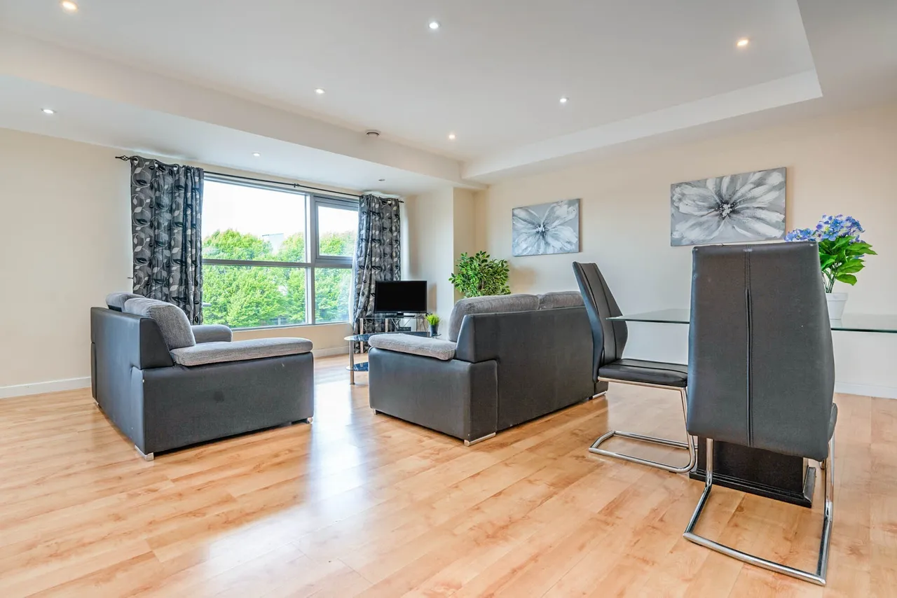 Beckhampton Street, Swindon, SN1, photo 4