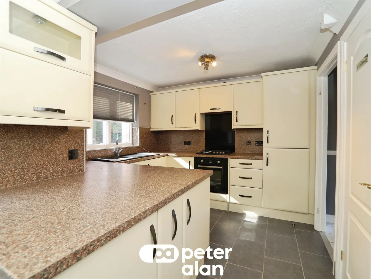 St. Andrews Drive, Blackwood, NP12, photo 6