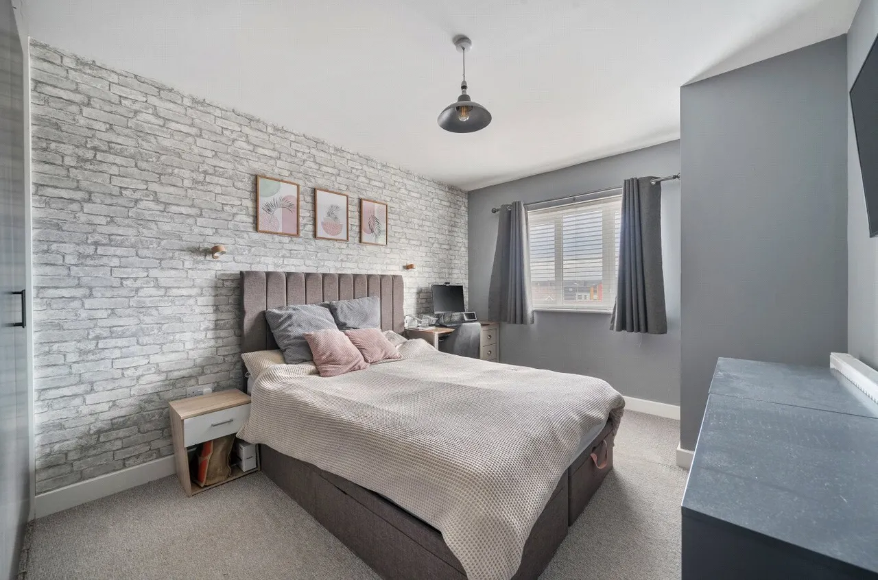 Alderson Grove, Hersham, KT12, photo 7