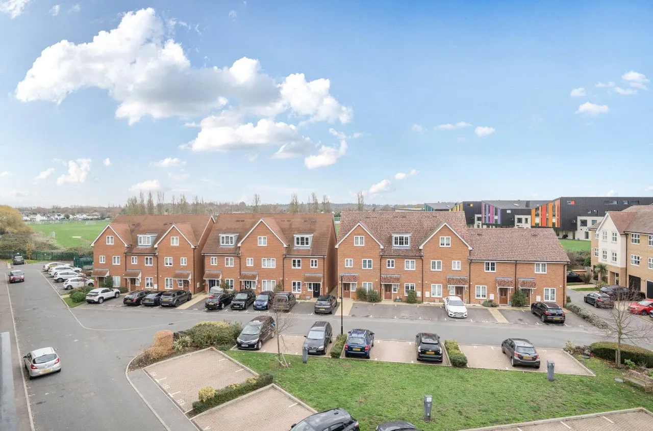 Alderson Grove, Hersham, KT12, photo 14