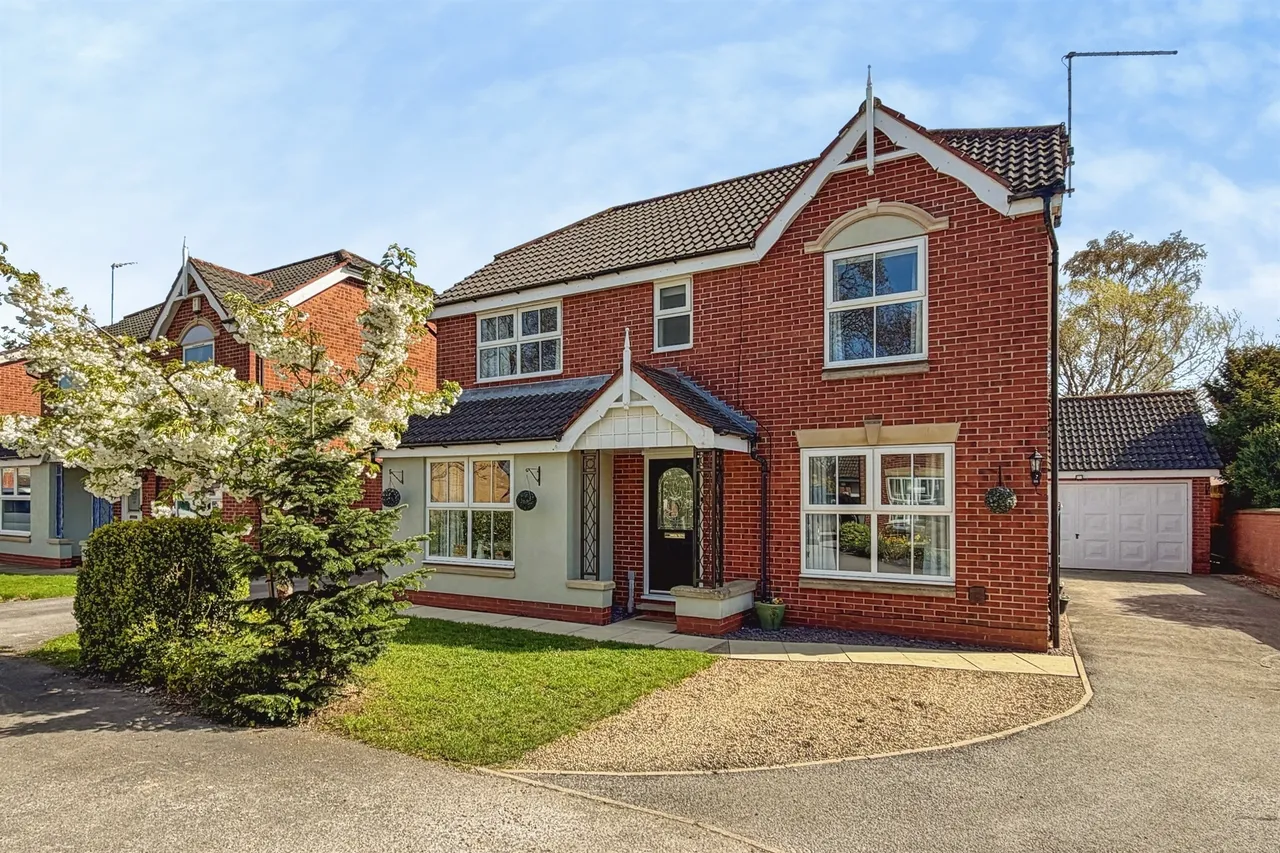 4 bed house for sale — The Poplars, Brandesburton, Driffield