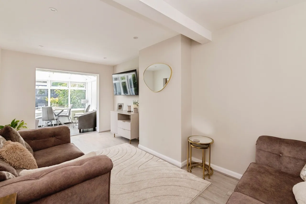 2 bed house for sale — First Avenue, Billericay, Essex, CM12