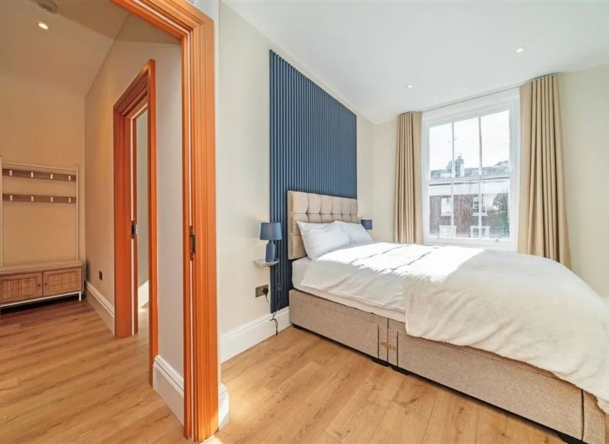 Old Brompton Road, South Kensington, SW5, photo 2