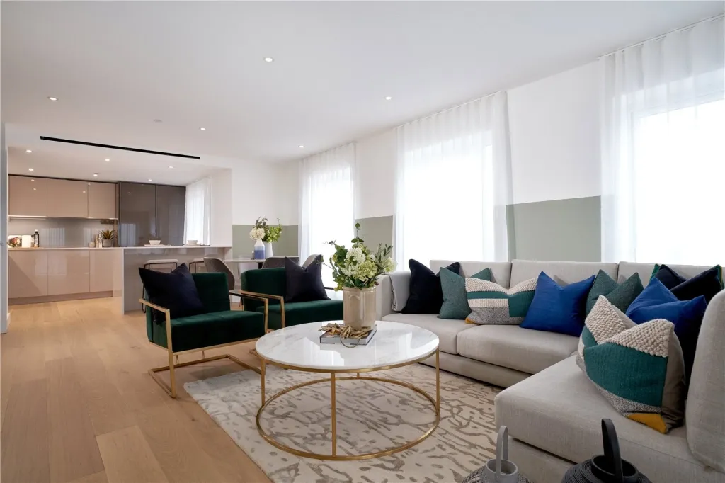 3 bed flat for sale, Caversham Road, Colindale, NW9