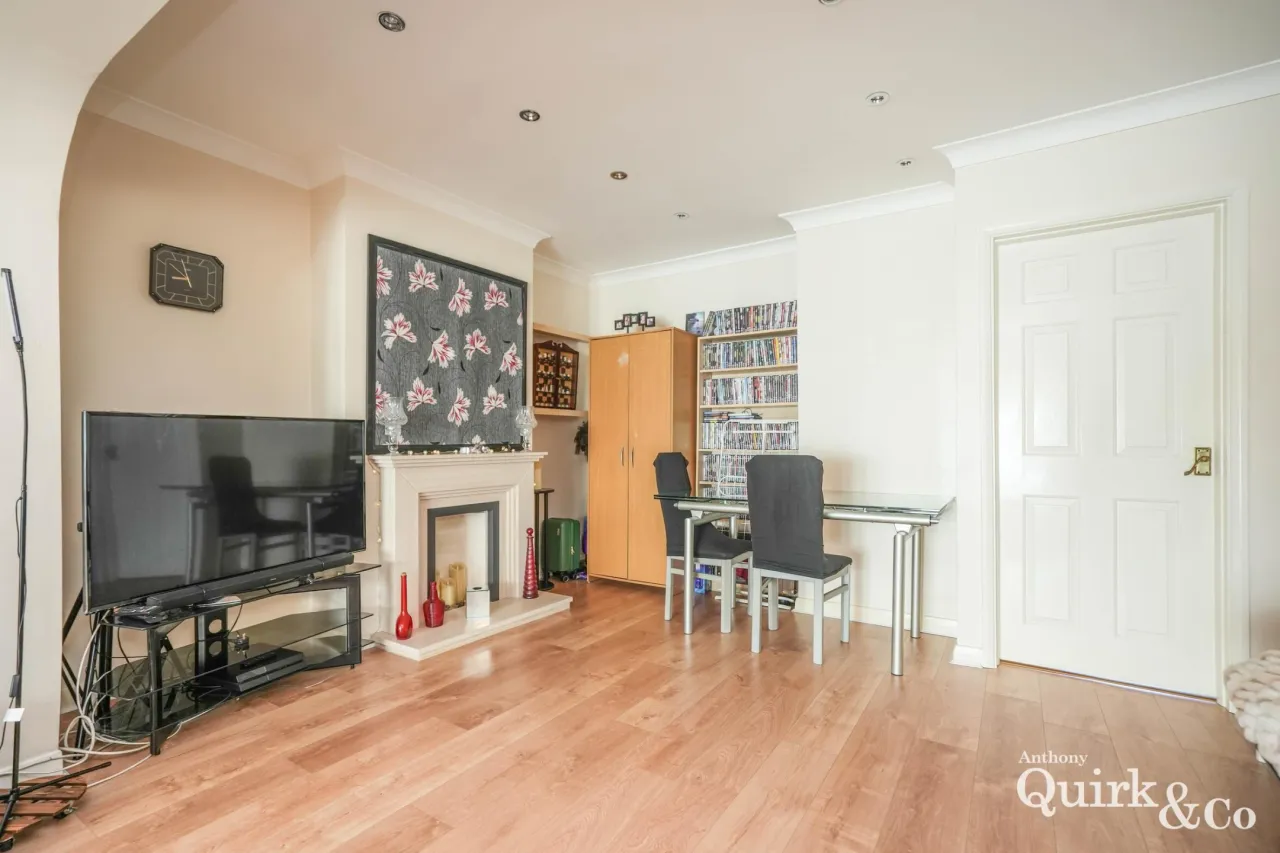 Caversham Park Avenue, Rayleigh, SS6, photo 4