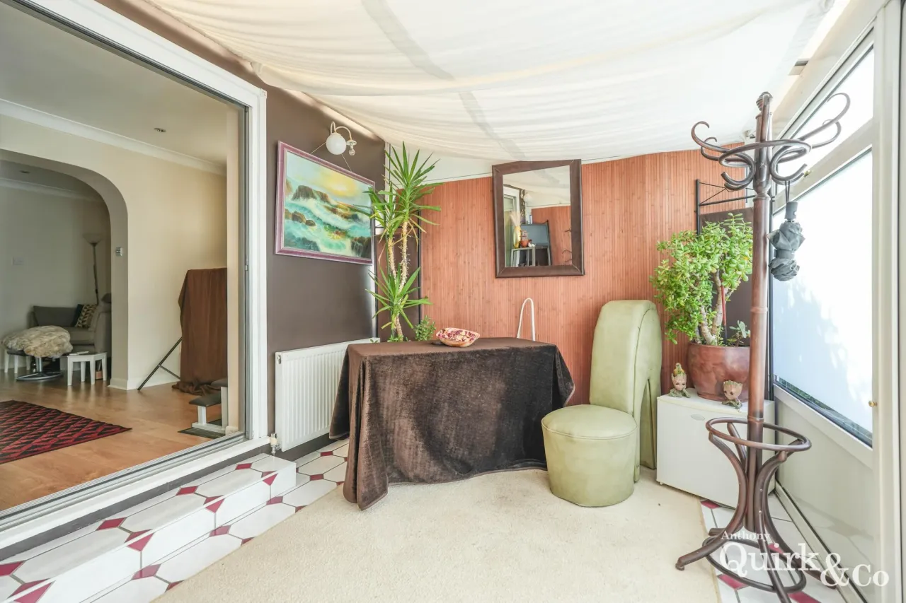Caversham Park Avenue, Rayleigh, SS6, photo 8
