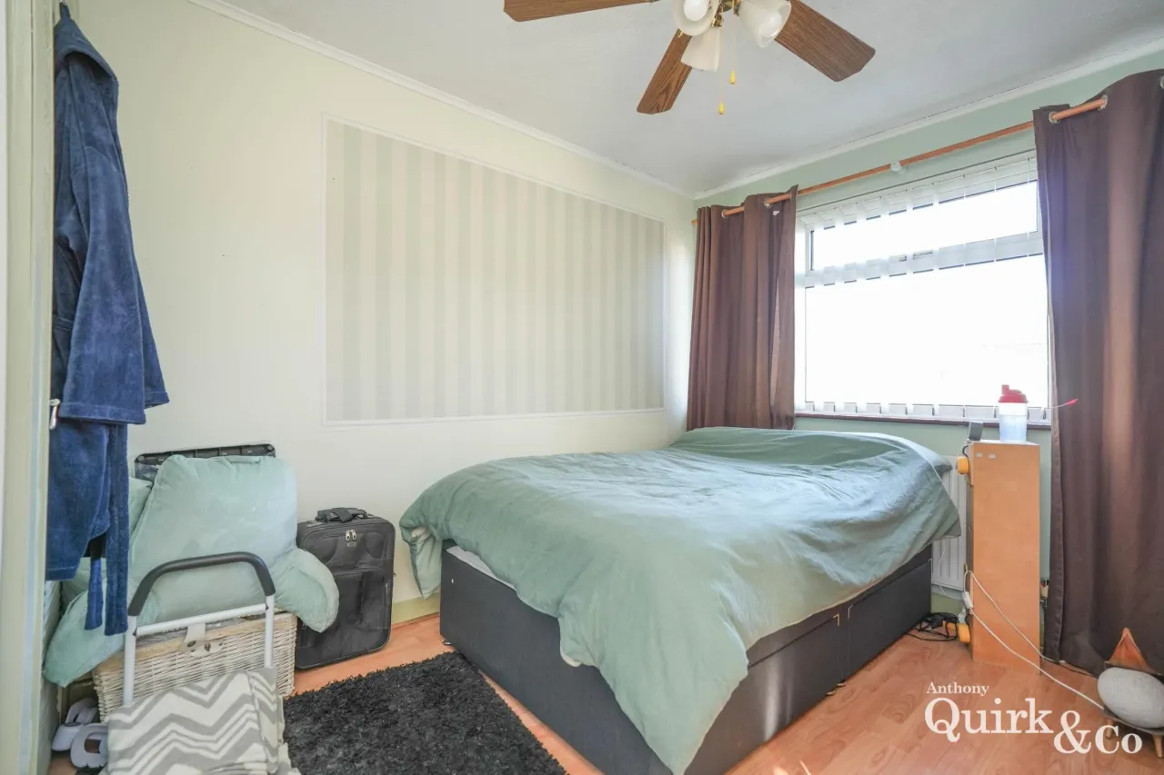 Caversham Park Avenue, Rayleigh, SS6, photo 12