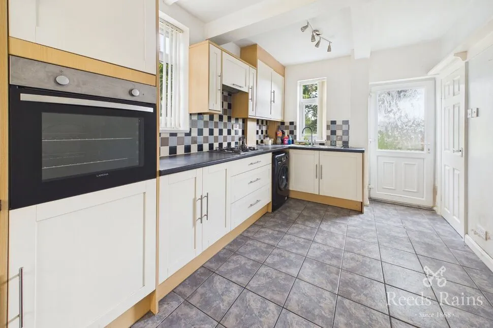 Southey Hall Drive, Sheffield, S5, photo 3