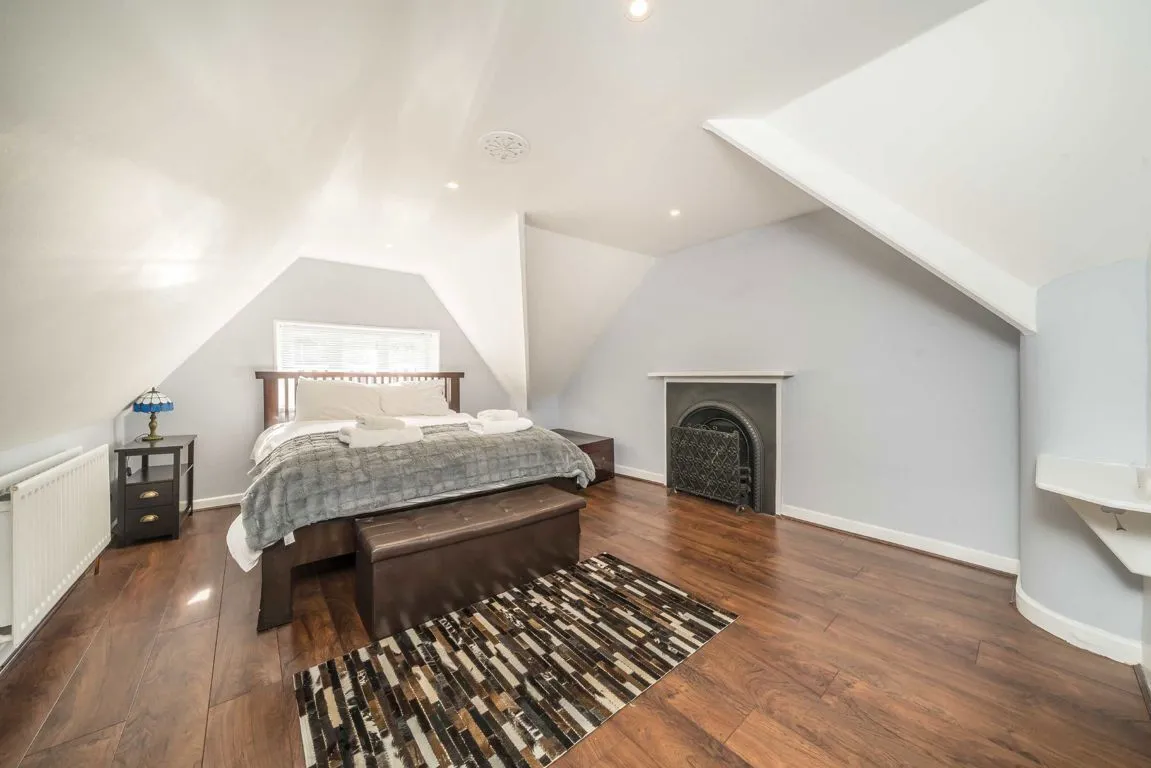 Devey Close, KT2, photo 4