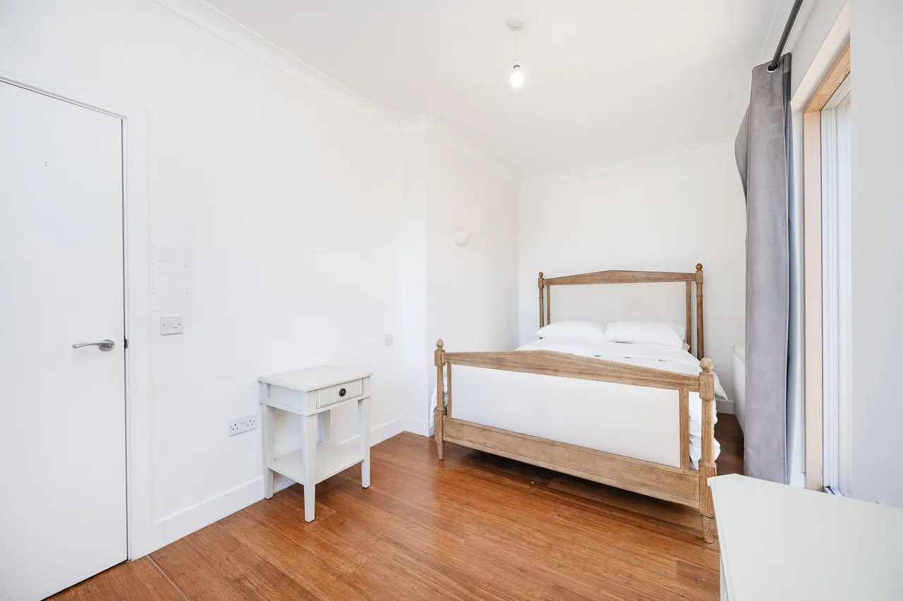 Flat 9, 84 Newark Street, LONDON, photo 7