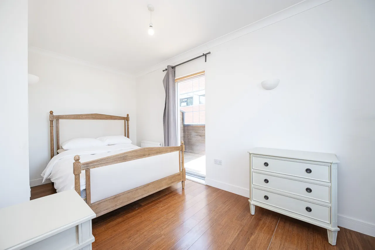 Flat 9, 84 Newark Street, LONDON, photo 4