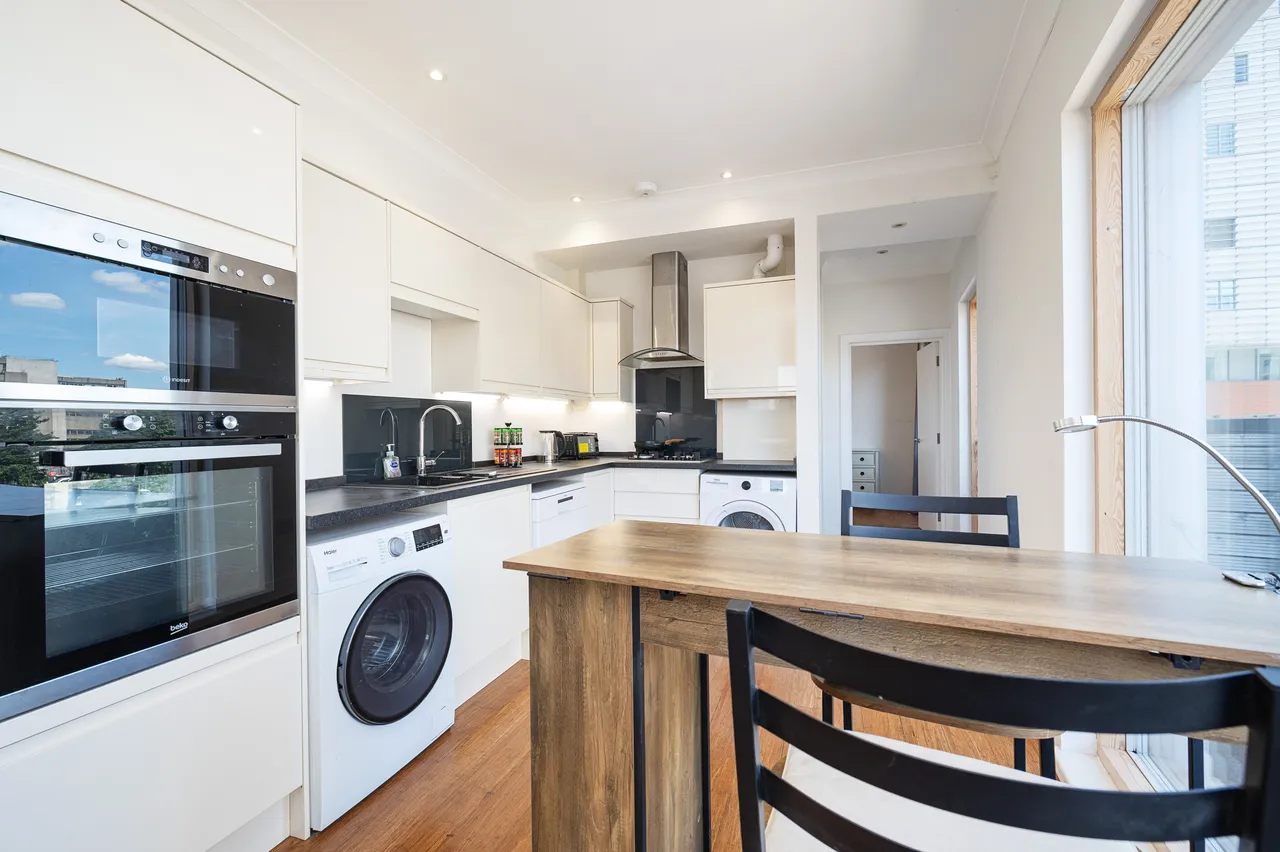Flat 9, 84 Newark Street, LONDON, photo 3