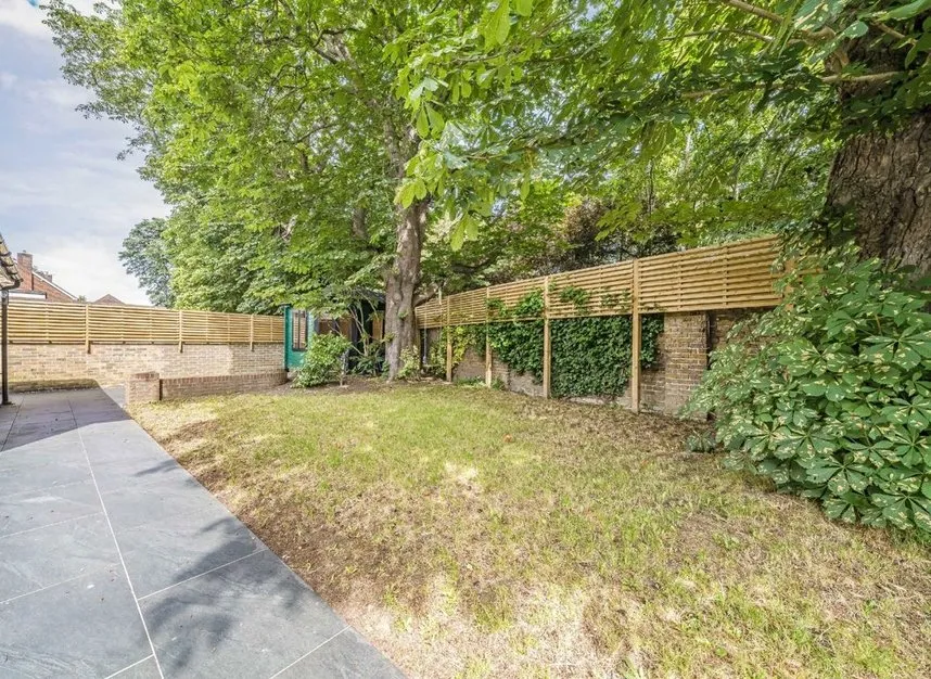 Broomfield, Sunbury-On-Thames, TW16, photo 11