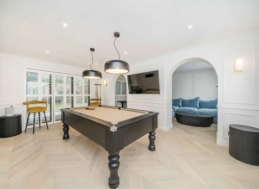 Broomfield, Sunbury-On-Thames, TW16, photo 3