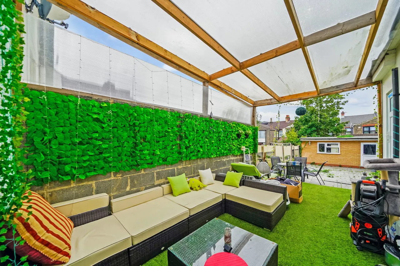 Vaughan Gardens, Ilford, IG1 3PA, photo 12