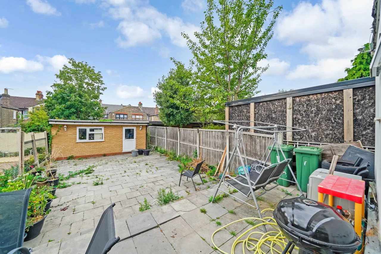 Vaughan Gardens, Ilford, IG1 3PA, photo 10