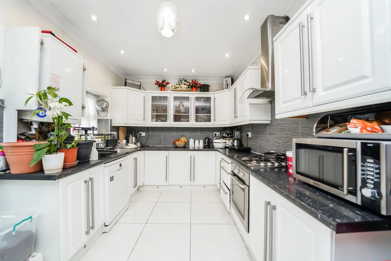 Vaughan Gardens, Ilford, IG1 3PA, photo 8