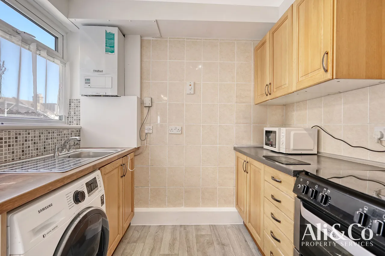 Hampden Road, Grays, Essex, RM17 5JW, photo 10