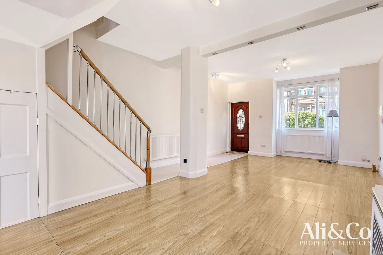 Hampden Road, Grays, Essex, RM17 5JW, photo 6
