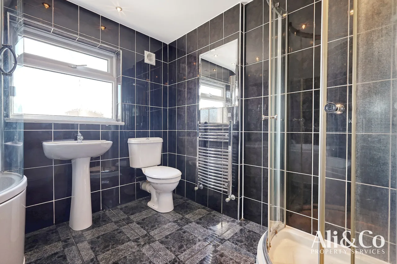 Hampden Road, Grays, Essex, RM17 5JW, photo 13