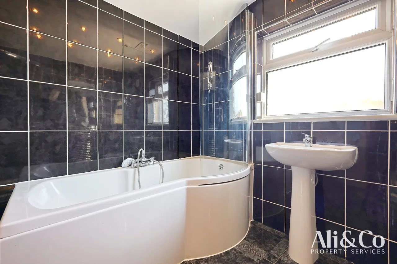 Hampden Road, Grays, Essex, RM17 5JW, photo 12