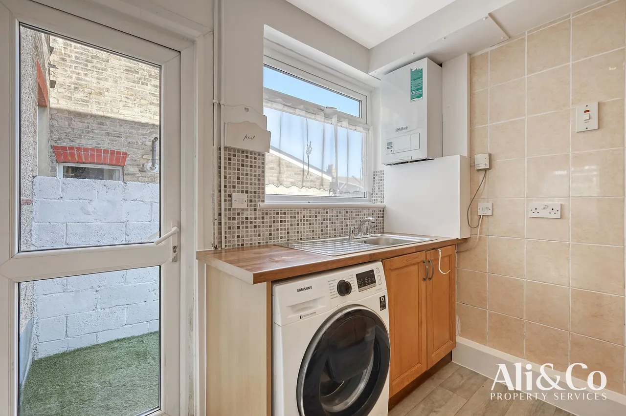 Hampden Road, Grays, Essex, RM17 5JW, photo 11