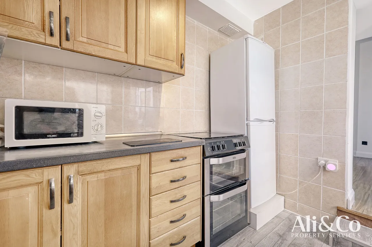 Hampden Road, Grays, Essex, RM17 5JW, photo 2