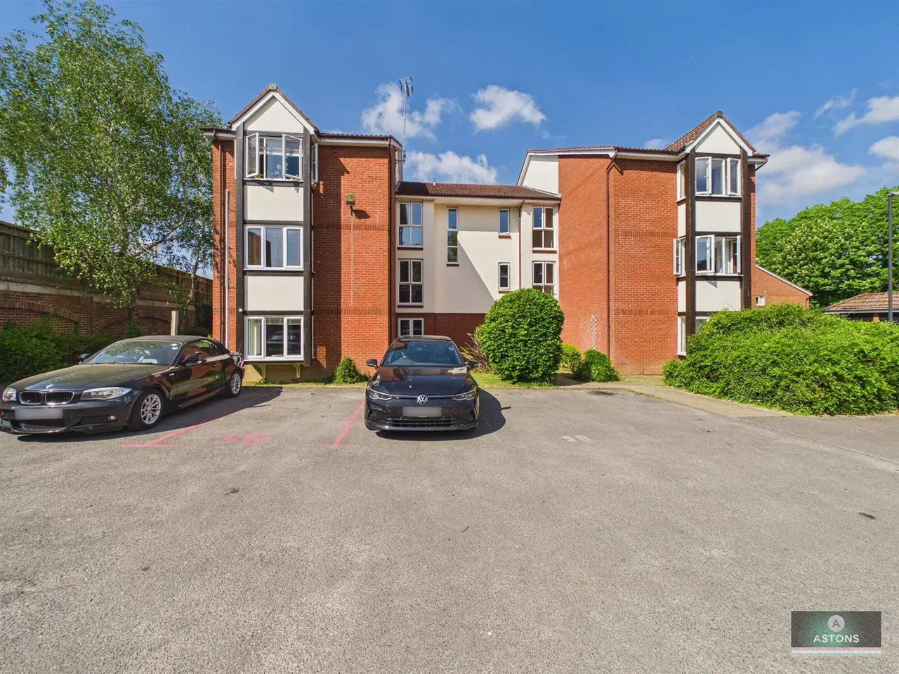 1 bed flat to rent, Maunsell Park, Pound Hill