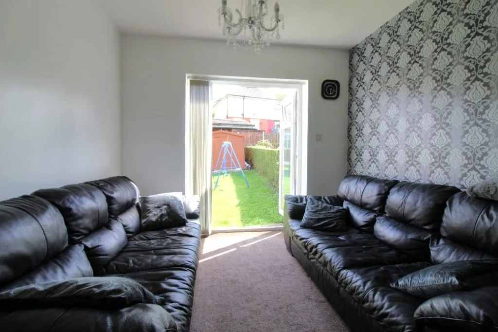 Leafield Close, Huddersfield, HD2, photo 21