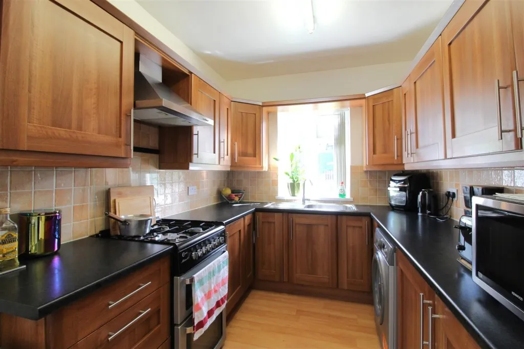 Leafield Close, Huddersfield, HD2, photo 5