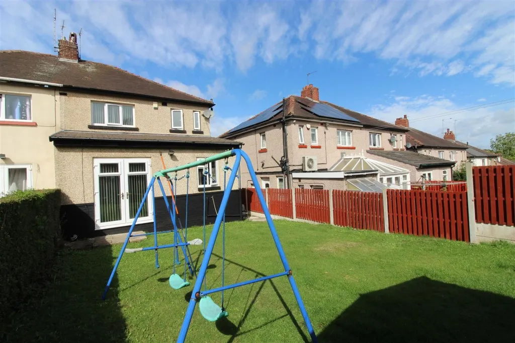 Leafield Close, Huddersfield, HD2, photo 26