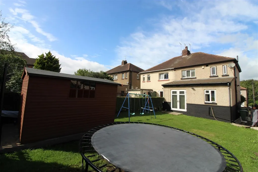 Leafield Close, Huddersfield, HD2, photo 25