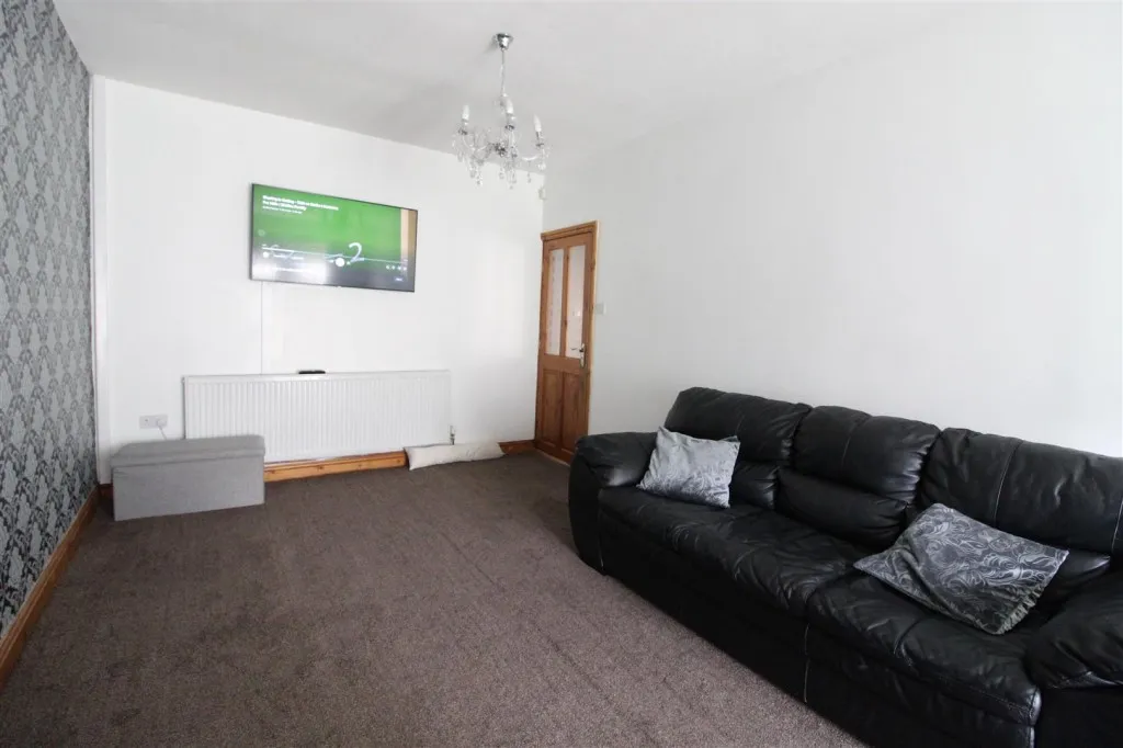 Leafield Close, Huddersfield, HD2, photo 8