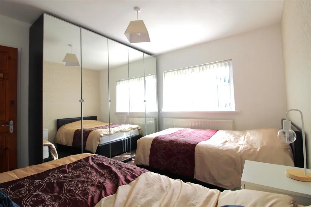Leafield Close, Huddersfield, HD2, photo 14