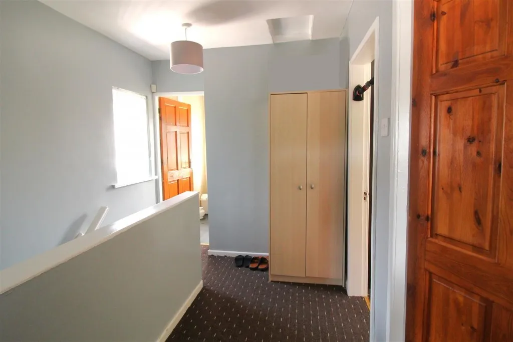 Leafield Close, Huddersfield, HD2, photo 12