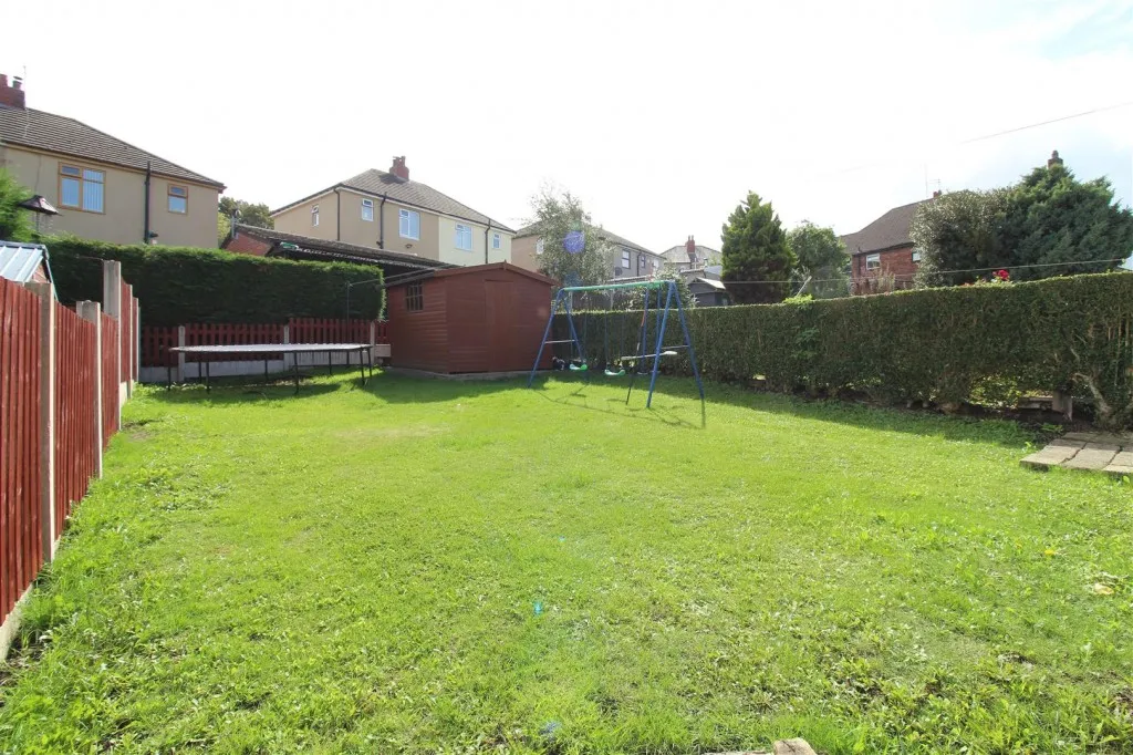 Leafield Close, Huddersfield, HD2, photo 24