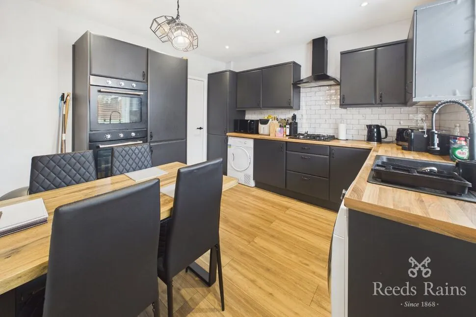 Highgate Road, Queensbury, West Yorkshire, BD13, photo 8