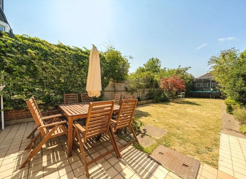 Springfield Avenue, Raynes Park, SW20, photo 2