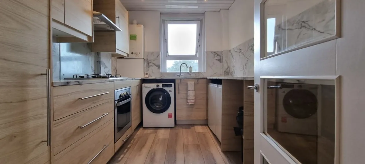 Great Western Road, Anniesland, G13, photo 4