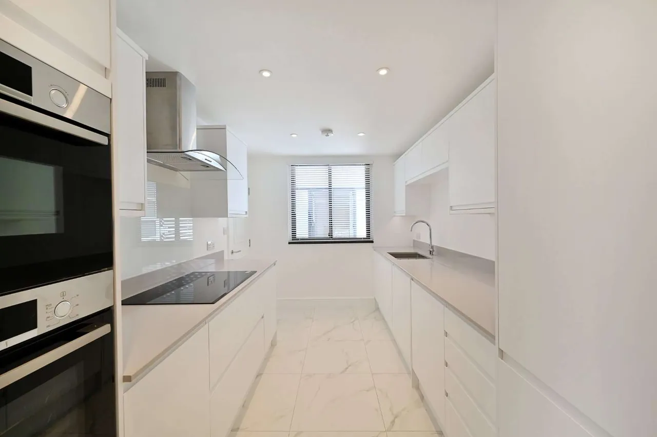 Curzon Street, London, W1J 5HG, photo 2