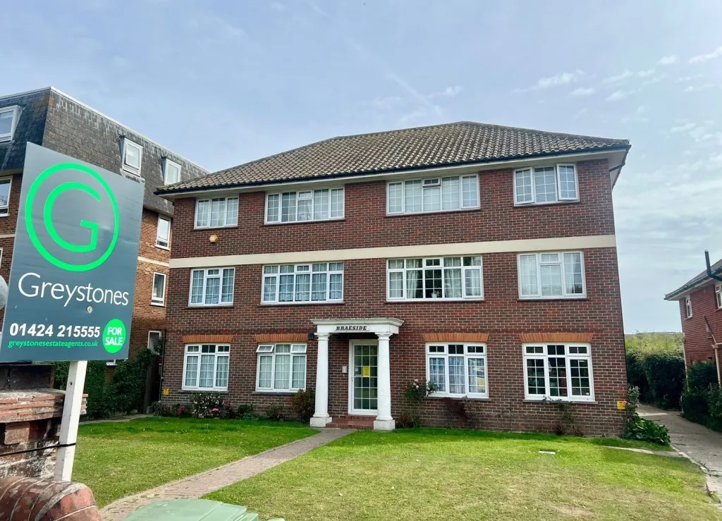 2 bed flat for sale, Collington Avenue, Bexhill on Sea