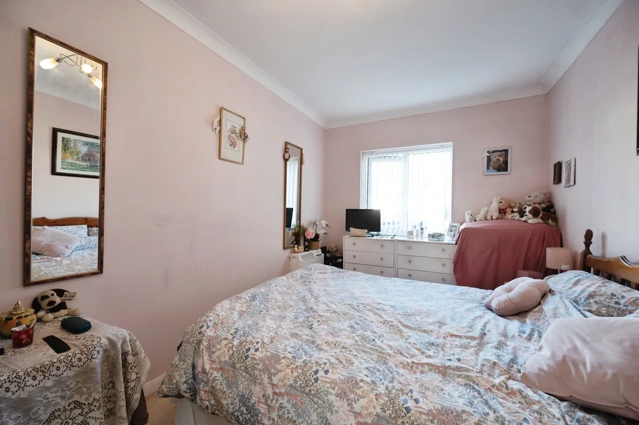 Staunton Avenue, Hayling Island, PO11, photo 8