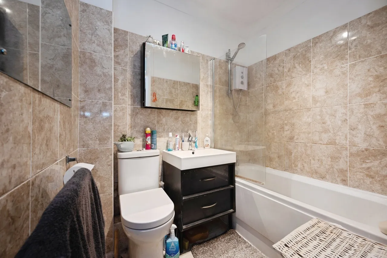 Staunton Avenue, Hayling Island, PO11, photo 10