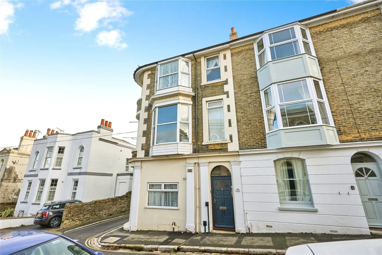 1 bed flat for sale, Nelson Street, Ryde, PO33