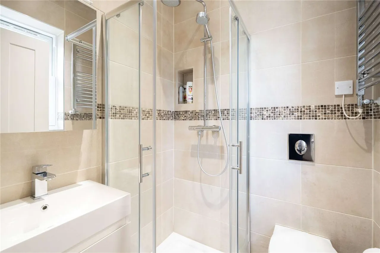 Kingston Hill, Kingston upon Thames, Surrey, KT2 7PW, photo 12