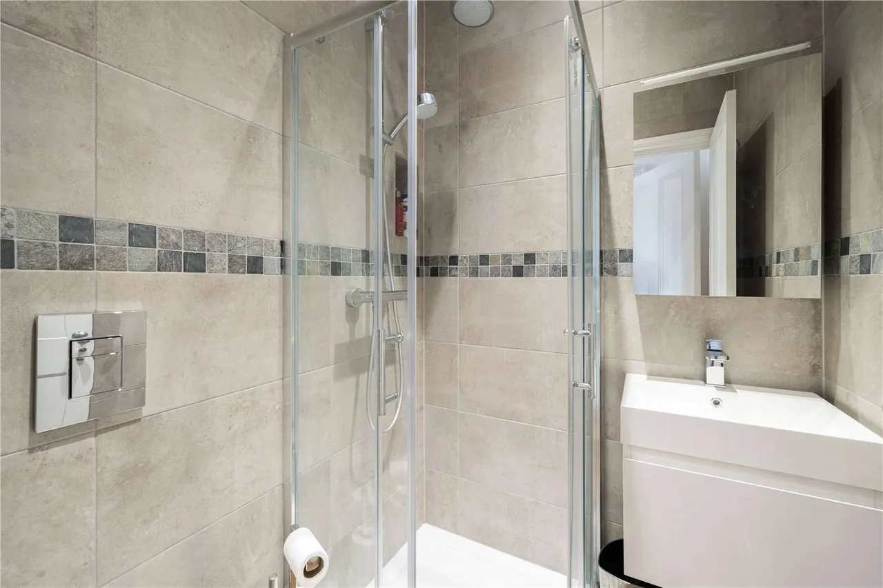 Kingston Hill, Kingston upon Thames, Surrey, KT2 7PW, photo 10