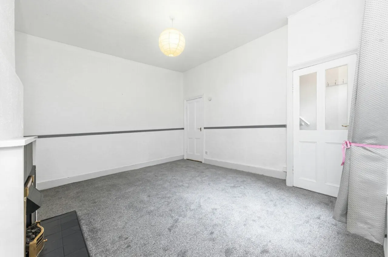 Acre Street, Lindley, photo 8