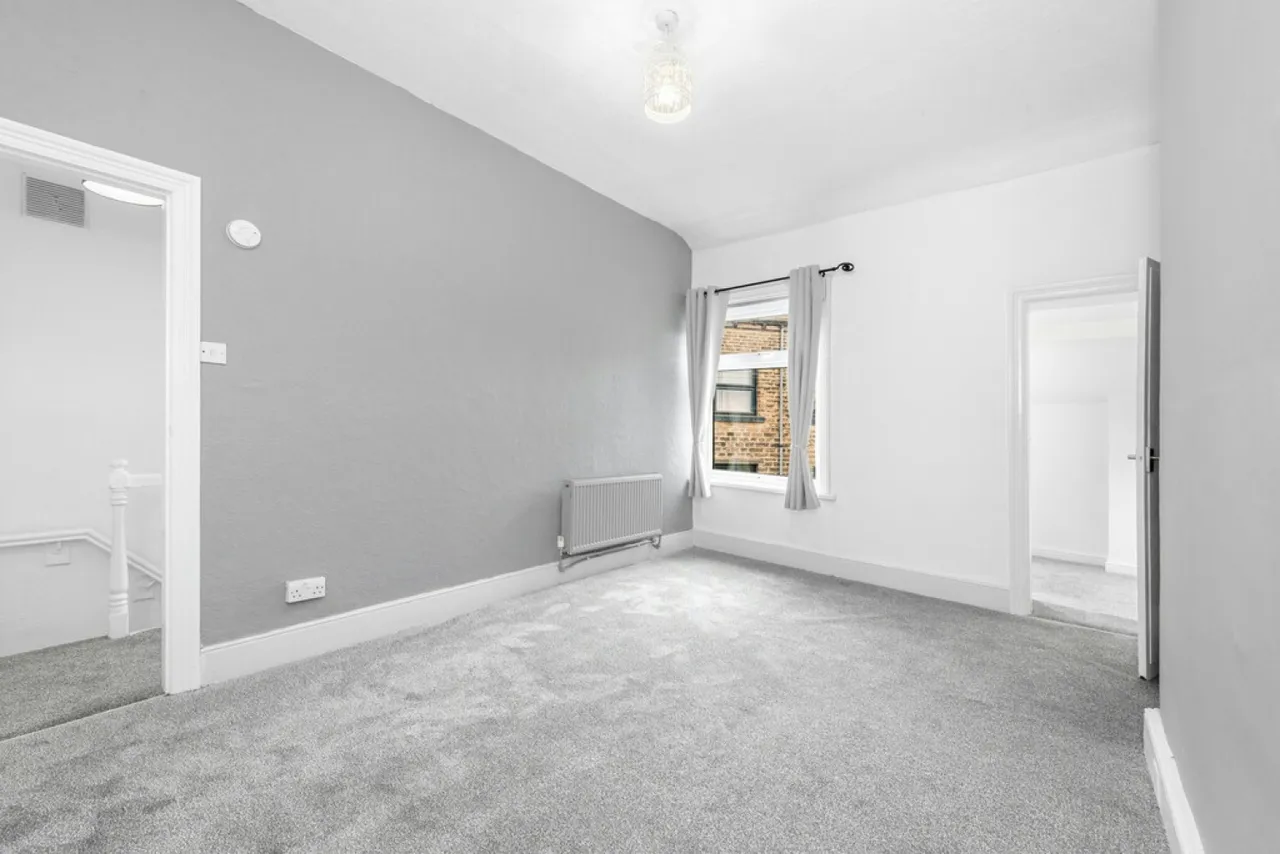Acre Street, Lindley, photo 4