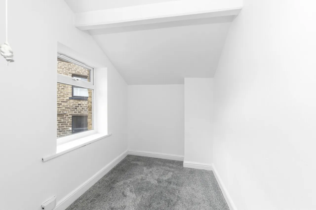 Acre Street, Lindley, photo 10